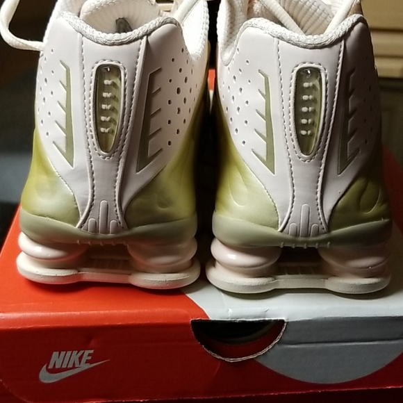 Nike Shox R4 - Picture 3 of 8